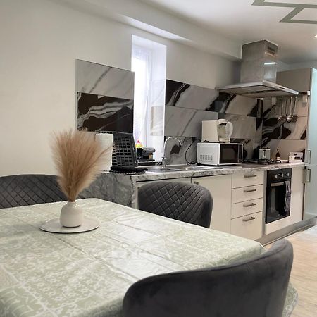 Stanton - Impeccable And Stylish 2 Bedroom Dagenham Exteriér fotografie