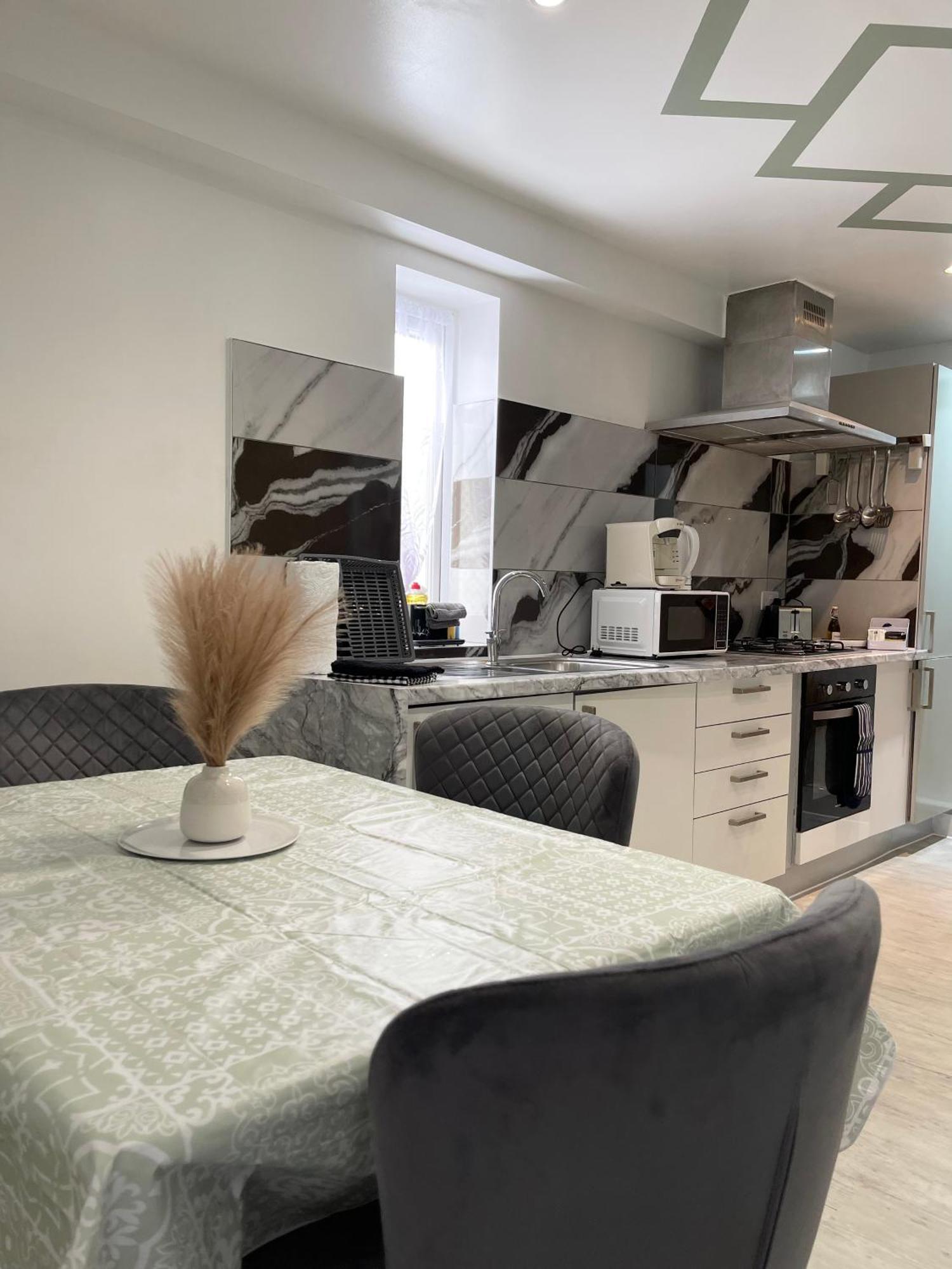 Stanton - Impeccable And Stylish 2 Bedroom Dagenham Exteriér fotografie